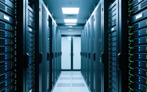 服务器公司在行业竞争中如何保持领先地位？揭秘其成功秘诀？