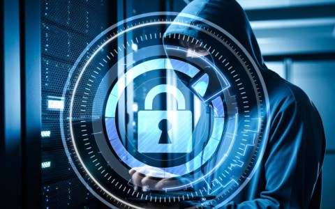 服务器账号密码被黑重启后，如何确保安全并修复漏洞？