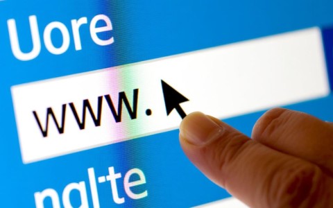 为何域名前必加www？其背后的网络使用逻辑是什么？