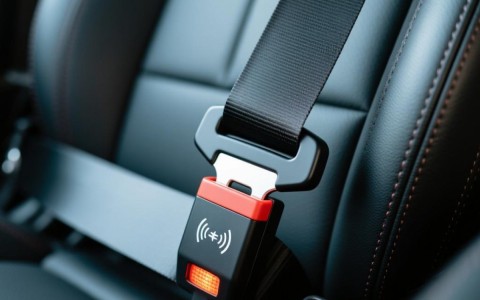 安全带提醒装置怎么用？不同车型设置方法一样吗？