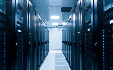 西安地区服务器网站建设，有哪些独特优势与挑战？