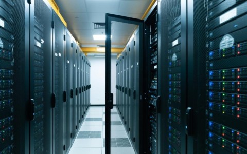 服务器 陕西本地为何成为数据中心新宠？背后原因引人深思？