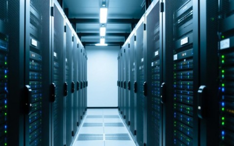 陕西网站服务器有哪些优势与特点，如何选择合适的？