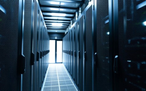 咸阳服务器价格租，性价比高的服务器选择是否靠谱？性价比解析与比较。