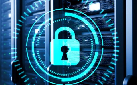 服务器遭受攻击时，有哪些应对策略和紧急处理措施？