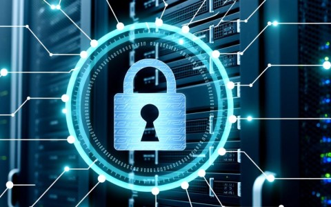 服务器被攻击时，有哪些有效的应急解决方案和预防措施可以立即实施？