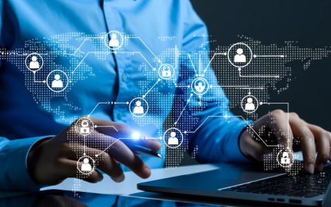 如何设置服务器允许路由远程访问？详细步骤是什么？