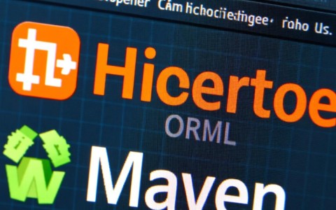 Hibernate Maven配置中，有哪些关键点需要注意以避免常见错误？