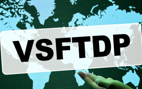 配置vsftpd目录时，如何平衡安全性与便捷性？