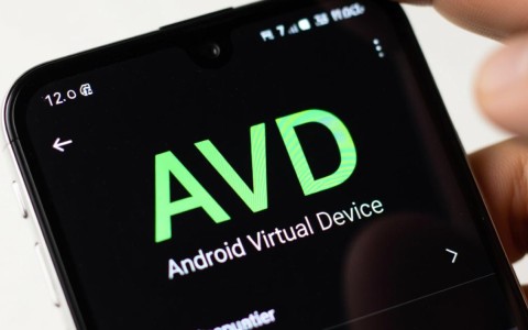 如何正确配置Android的AVD（Android Virtual Device）以优化开发体验？