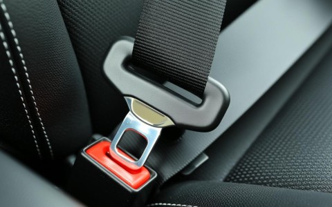 安全带安全锁扣怎么用才正确？新手必看操作指南！