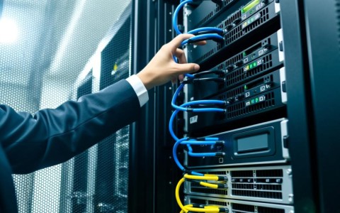 服务器设备搭建步骤有哪些？新手如何从零开始搭建？