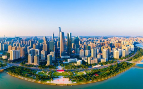 广西南宁市开发，有何亮点与挑战？未来发展趋势如何？