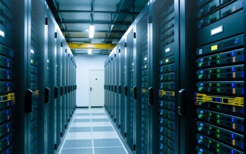 岳阳服务器与托管，如何选择合适的岳阳数据中心，保障网络稳定与安全？