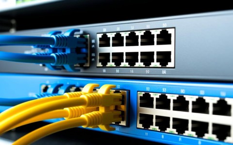 交换机路由器配置中，如何实现高效稳定的网络连接？