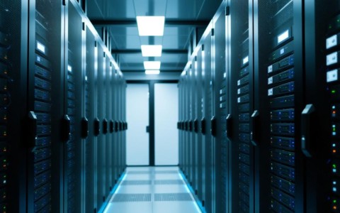 服务器要安装Linux？新手小白该从哪个版本开始学？