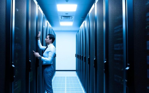 服务器管理如何提升运维效率与稳定性？