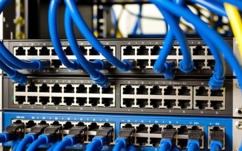 交换机配置导出命令有哪些？如何正确使用和选择？