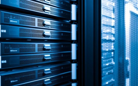 服务器装操作系统，选哪个系统最稳定安全？