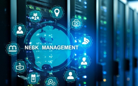 网络管理系统配置管理中，有哪些常见挑战和优化策略？