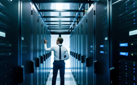 开发数据库互联网，如何实现高效数据管理与互联技术突破？