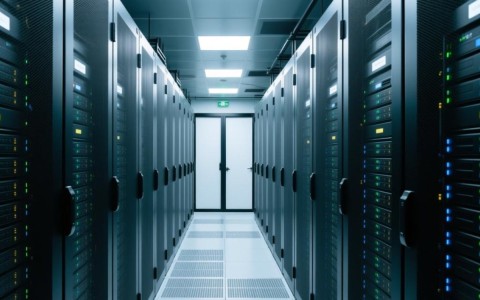 服务器用半高显卡能提升性能还是节省空间？