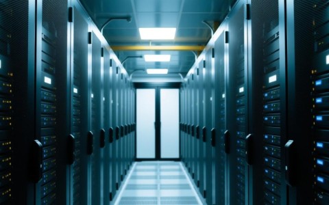 服务器用户管理系统如何实现高效权限管控与审计追踪？