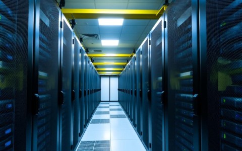 服务器物理机怎么选？配置、品牌、运维要注意什么？