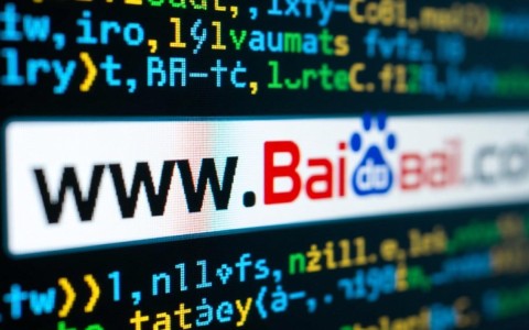 如何挑选既独特又易记的完美域名，避免陷入注册难题？