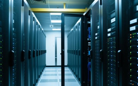 服务器用户查看时，如何高效找到所需信息？