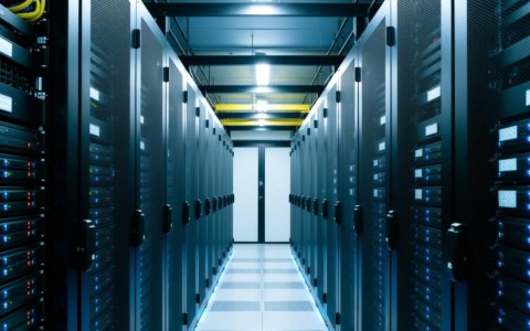 服务器物理关闭后，数据会丢失吗？