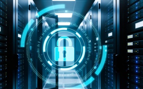 服务器用户数据存储如何保障安全性与合规性？