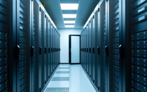 服务器用ups能撑多久断电不宕机？