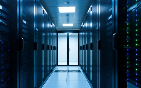 新手服务器管理用什么工具？新手如何选择服务器管理工具？