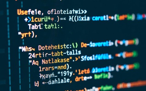 如何高效利用foreach循环在表格数据库中实现数据操作？