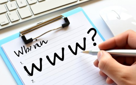 域名和IP地址有何关系？为何域名可以对应IP地址？