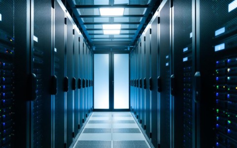 批处理运行数据库命令的效率与安全性如何平衡？